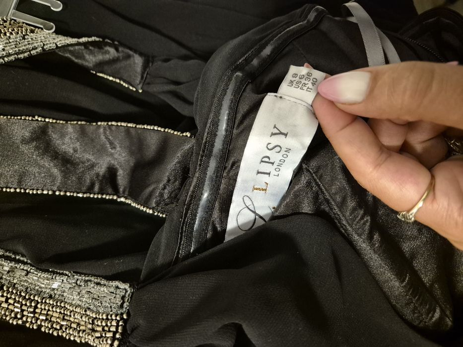 Rochie elegantă neagră pentru eveniment