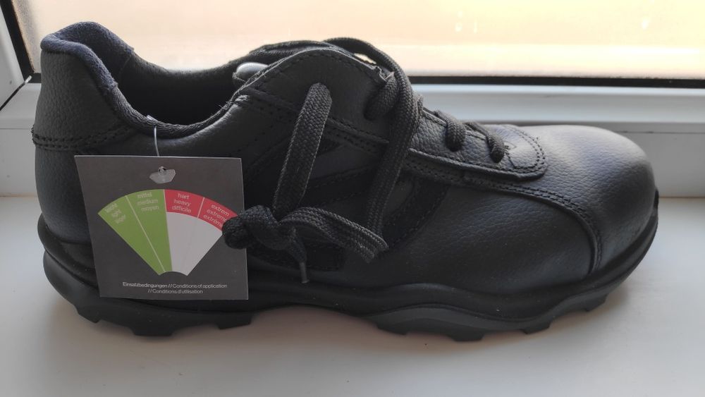 Продам спец обувь