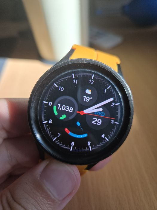 Samsung Galaxy Watch 5 pro + 5 каишки