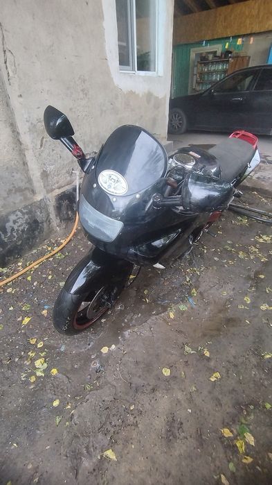 Kawasaki zzr 600
