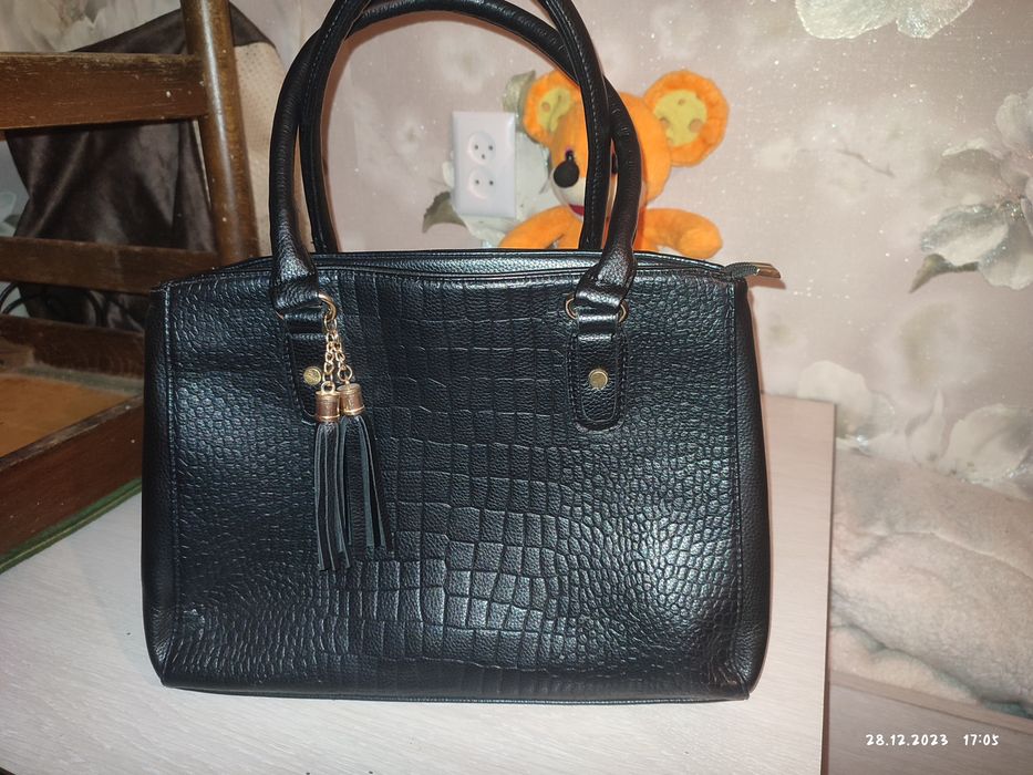 Продам женскую сумку