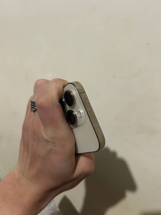 iphone 14 pro gold ideal