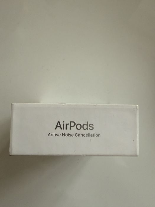 AirPods 4 active noise cancellation оригинални слушалки