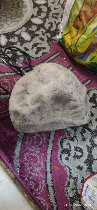 Декоративна светеща лампа камък