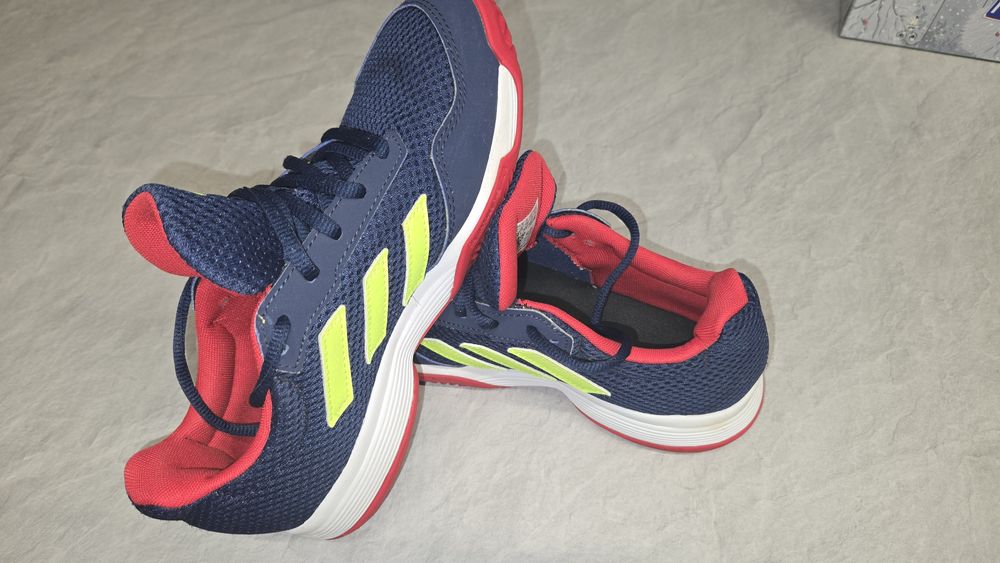 Adidas tennis JI4322