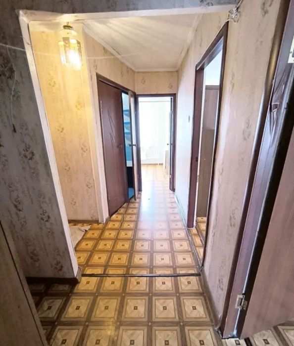 продам 3-х ком. 4мкр. 4-этаж