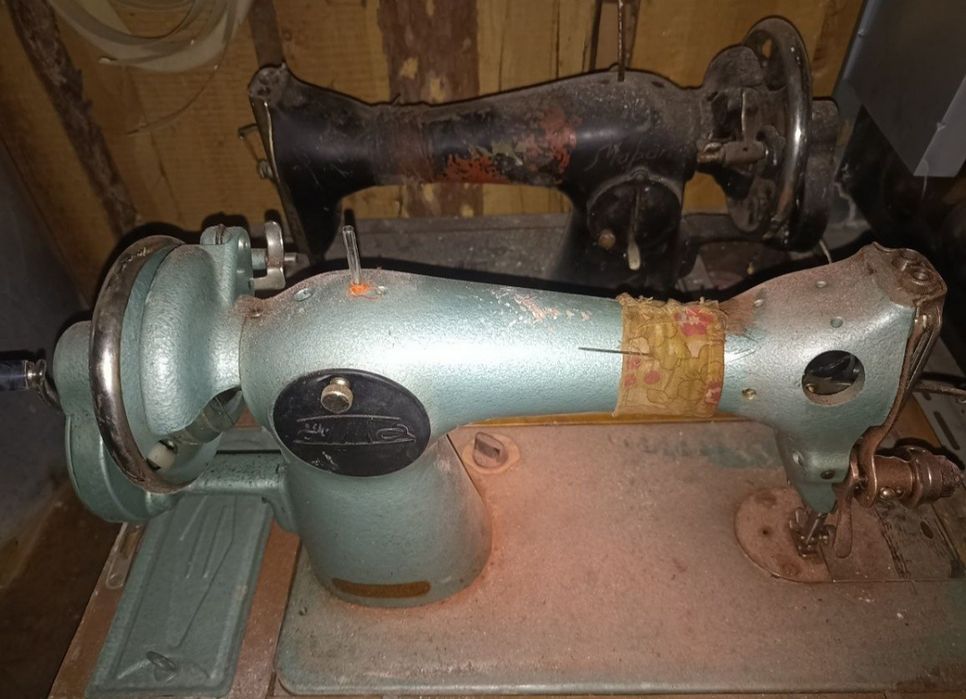 Продам швейню машину