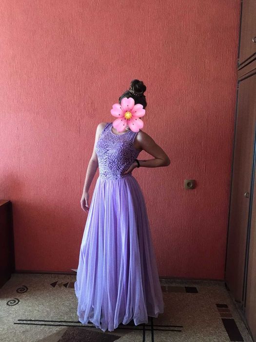 Продам платья вечерние б/у