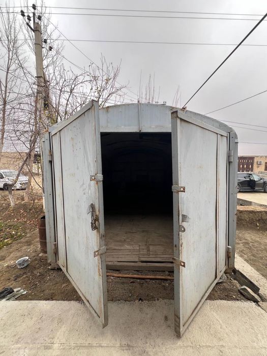 Srochno garaj sotiladi