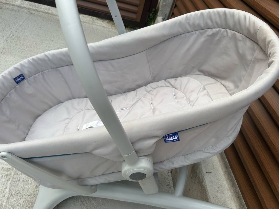 Baby chicco 5в1 подвижно легълце на колелца с опция столче за хранене