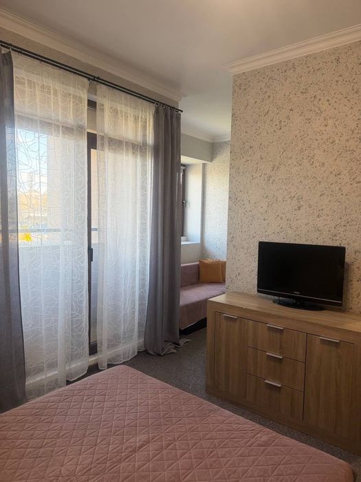 Студио под наем за нощувки в комплекс „Лазурен Бряг“, гр. Бургас
