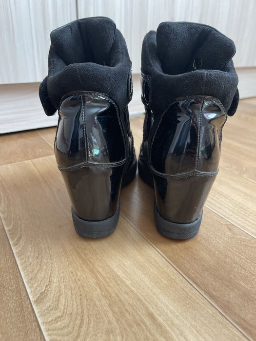 Женская обувь