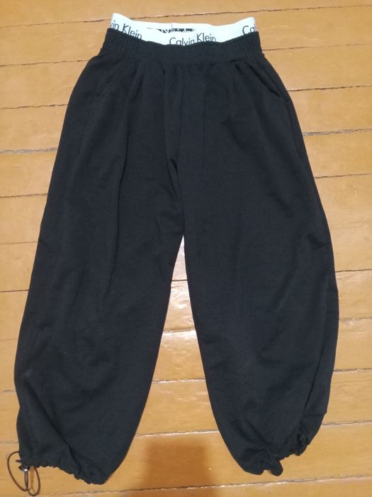 Черные штаны Calvin Klein