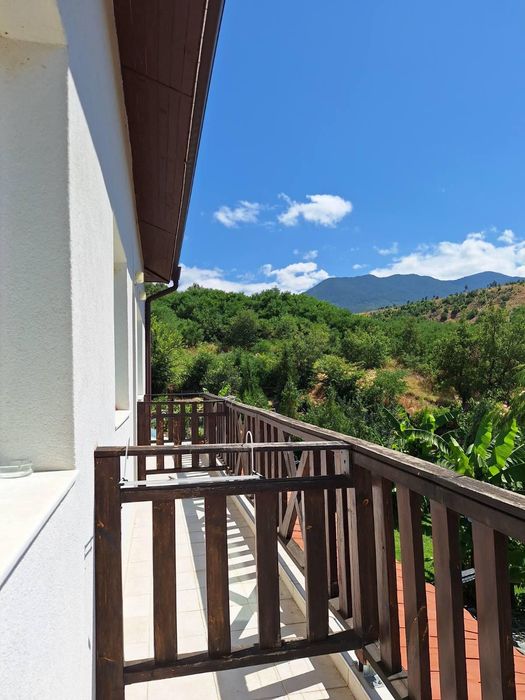 Продава къща в с. Ощава, общ. Сандански