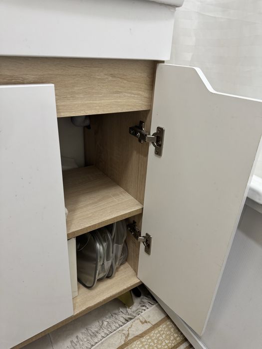 Продам раковину с тумбой