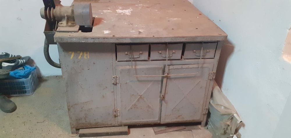 Верстак слесарный