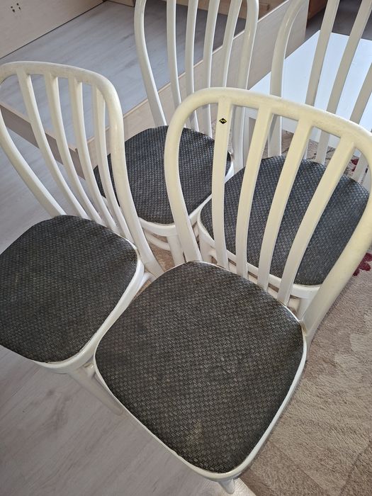 Продам стол и стулья