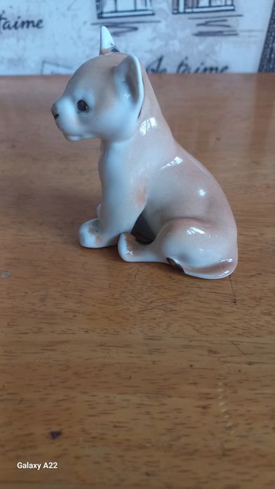 Фарфоровая статуэтка Львёнок.