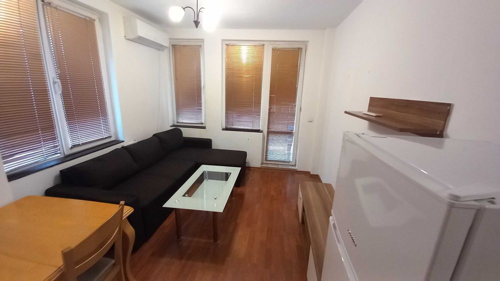 Двустаен апартамент в жк Студентски град