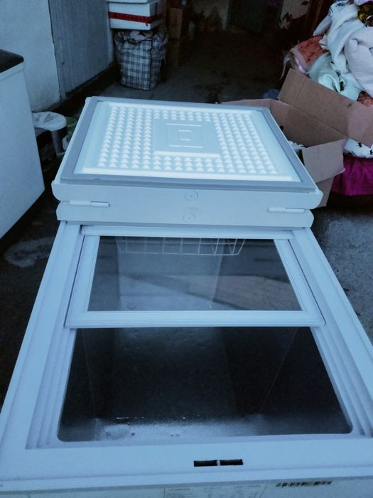 Продам морозильник