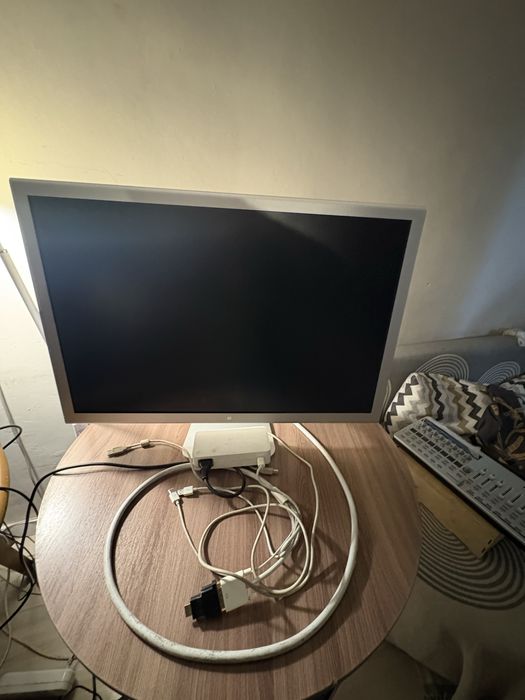 Apple Cinema Display 30
