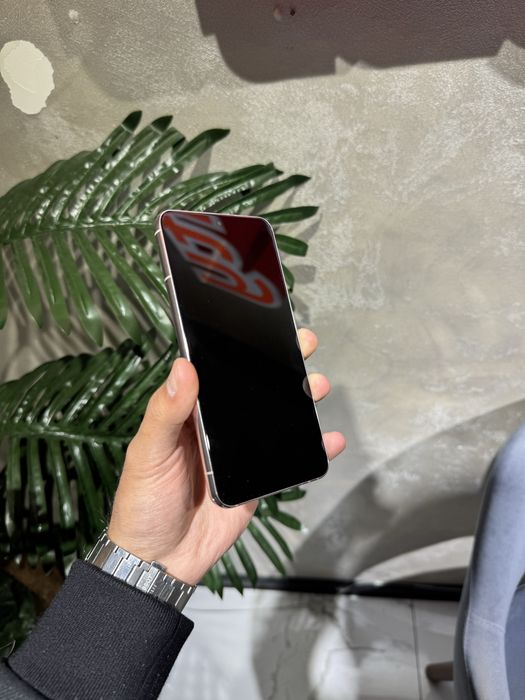 Samsung S22 (8/256gb) Gold идеал