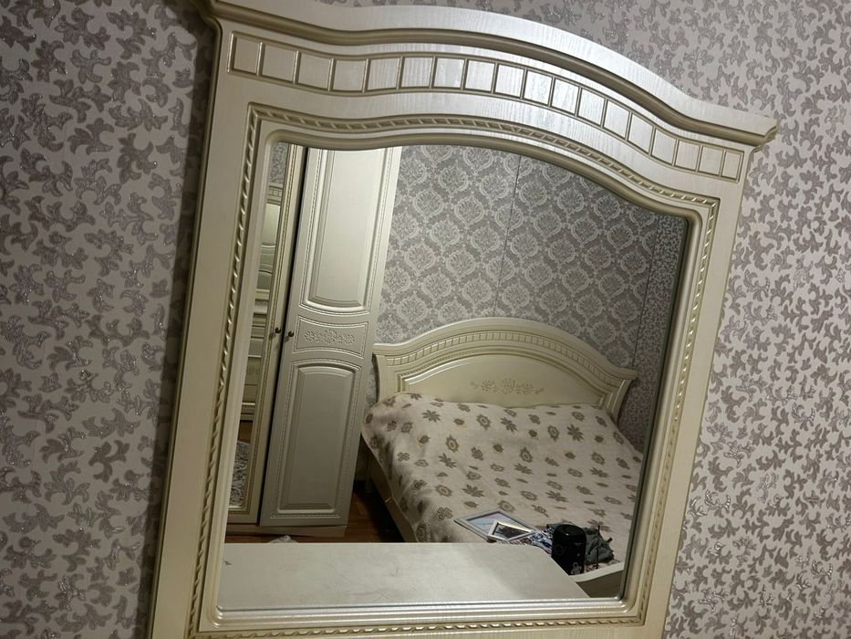 Продам спальный гарнитур