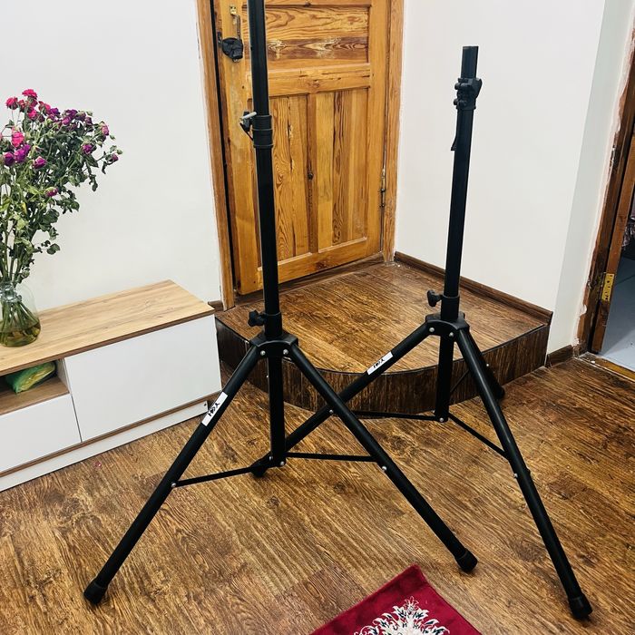 Стойки для акустических колонок