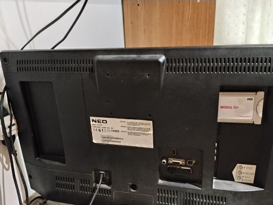 vand televizor/monitor