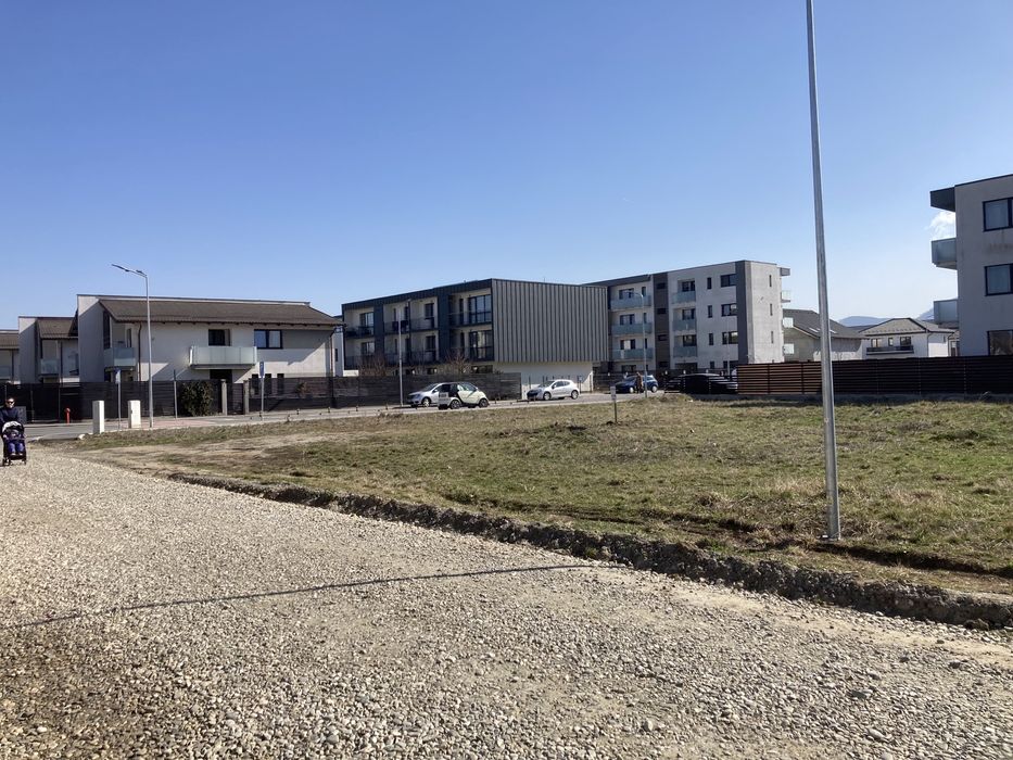 Proprierate 700mp. parcela Ghimbav Florilor. P+2