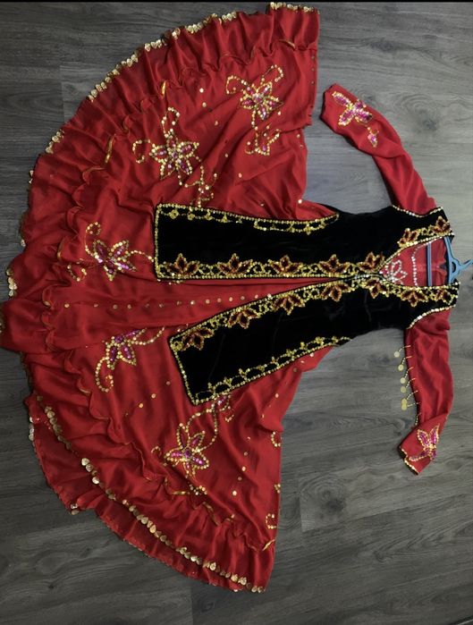 Продам национальные костюмы