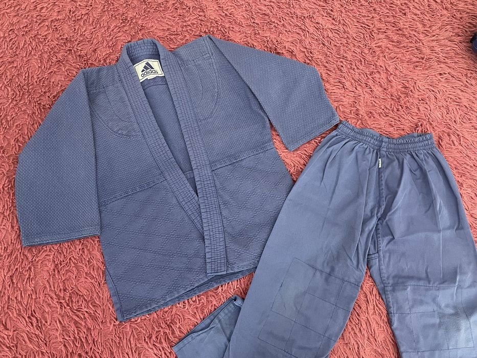 Продам кимоно и амуницию