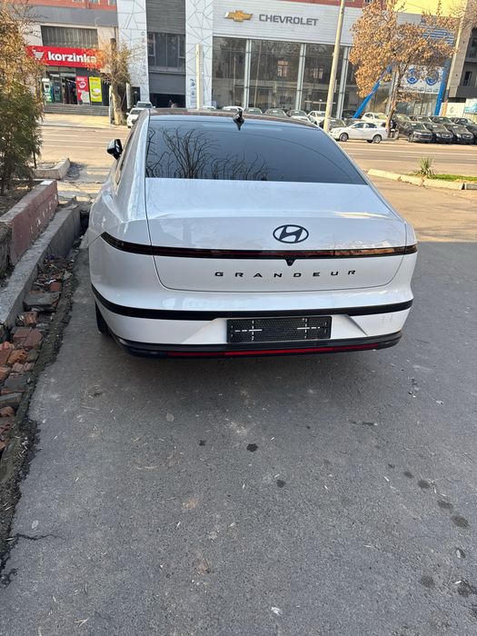 sotiladi hyunday Grandeur full pozitsiya.uzimniki