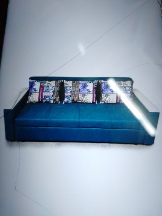 Срочно продам диван