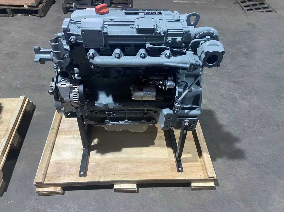 Motor complet nou BF4M2012 - Piese de motor Deutz