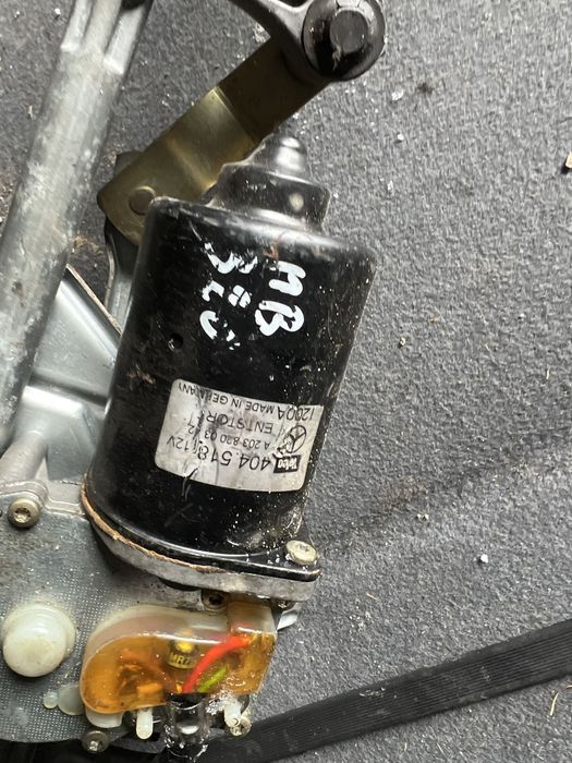 Трапеция дворников на Mercedes