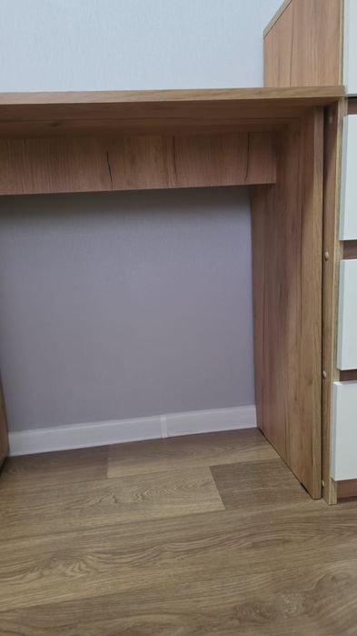 Продам стол компьютерный