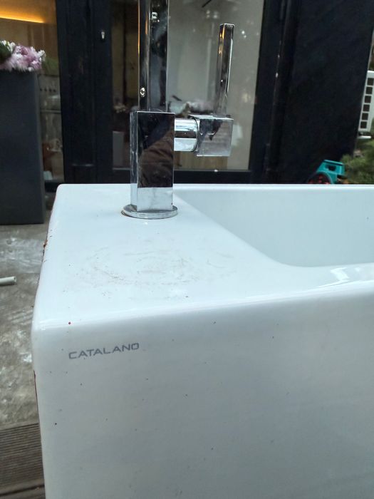 Мивка Catalano с италиански смесител – отлично състояние