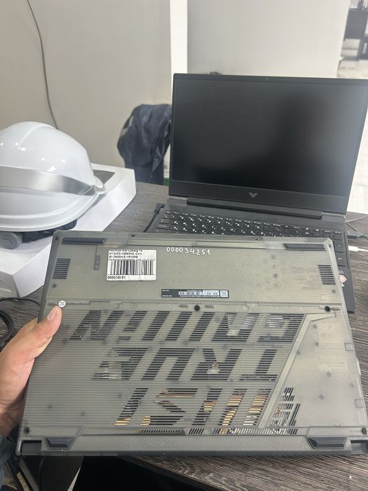 Msi cyborg 15 a13 u