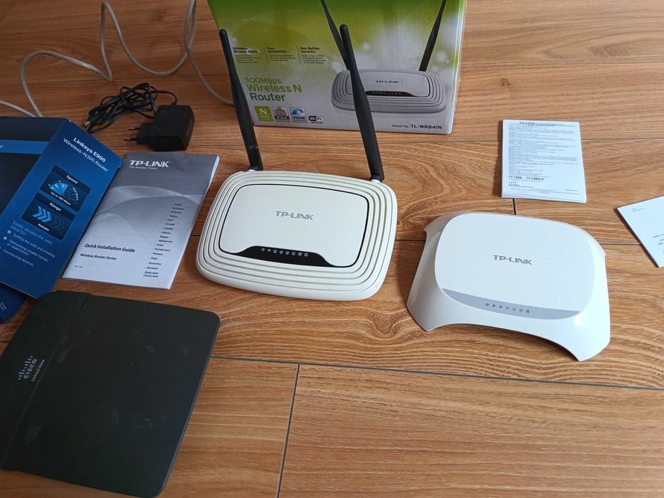 3 router :TP-LINK TL-WR841N/ Tp-Link TL-WR720N/ Cisco E900