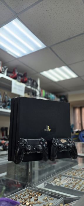 Ps4 pro 1тб 2джойстика