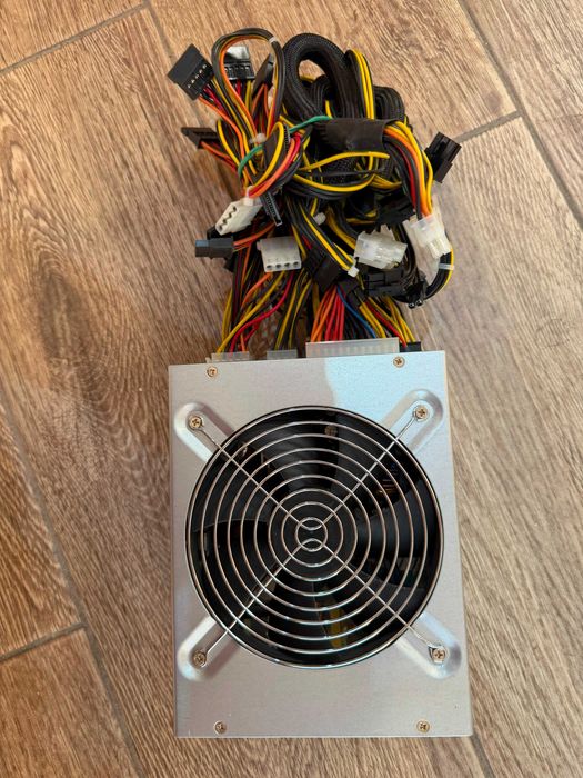 Sursă FSP 1200W 80+ Gold Modulară | Testată | ATX | 1200W