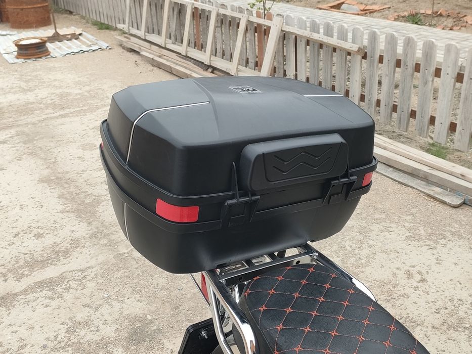 продается большая кофра