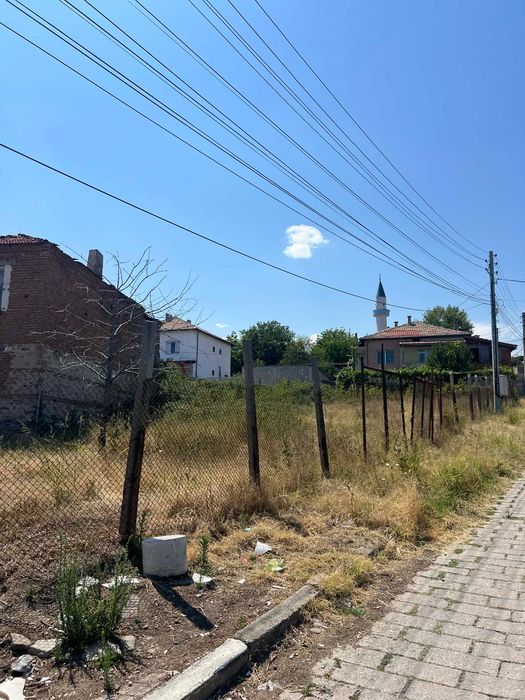 Недвижим имот парцел