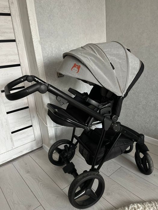 Детская коляска.