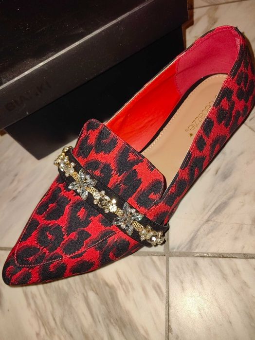 елегантни обувки