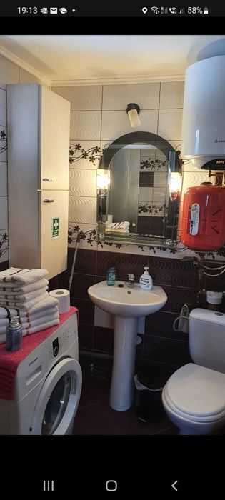 Casă/Cabană de vânzare în Bucovina Câmpulung Moldovenesc , 4158mp  teren  împrejmuit cu gard,