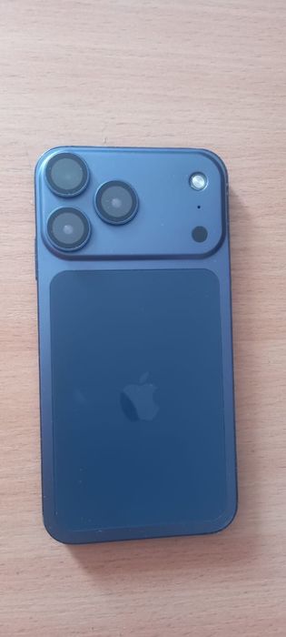 Продам Айфон 17 про, внутри 11 айфон