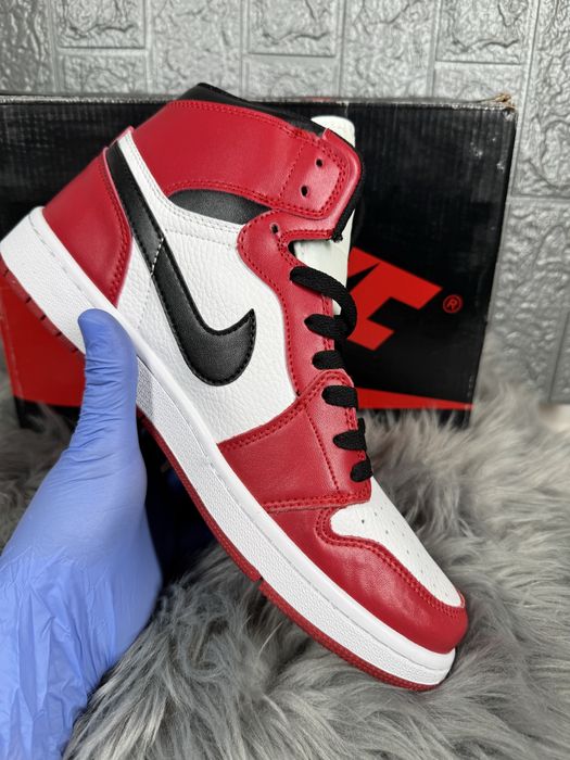 Nike Air Jordan 1 High Chicago