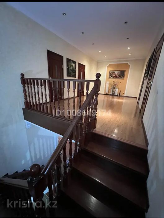 Частный дом с участком